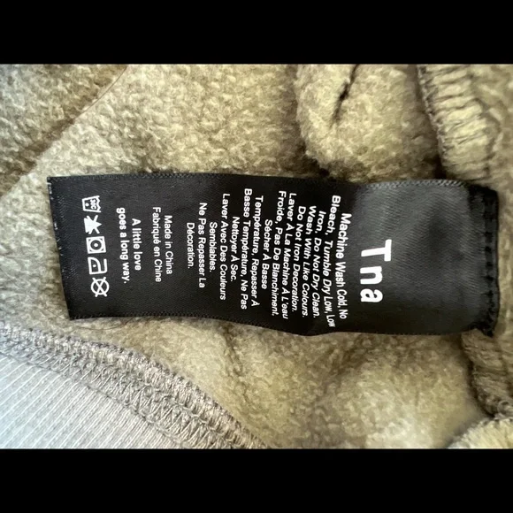 TNA hoodie - Picture 4 of 4